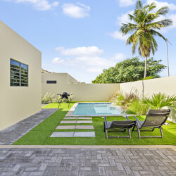 Private garden and lounge area at Villa Blenchi Curaçao near Mambo Beach